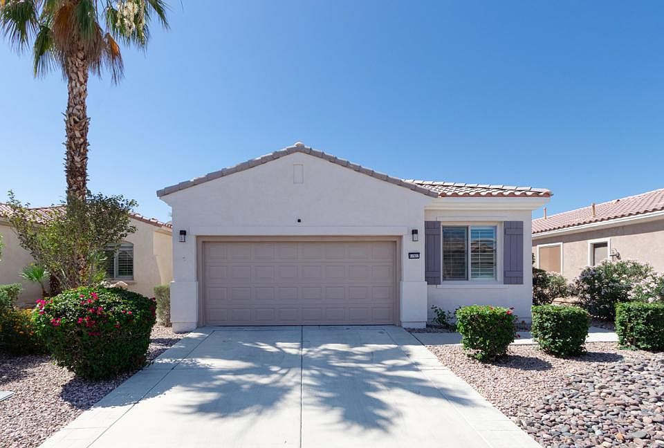 1st image of 81907 Avenida Bahia