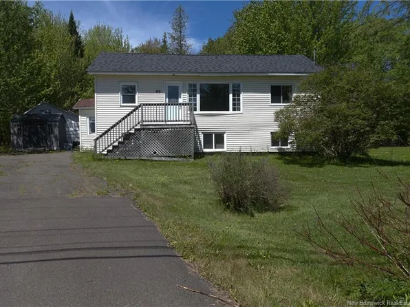 60 Charters Settlement Rd, New Maryland, NB E3C 1Y4