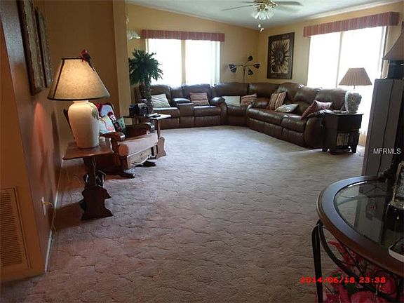 3rd image of 728 Saint Andrews Blvd