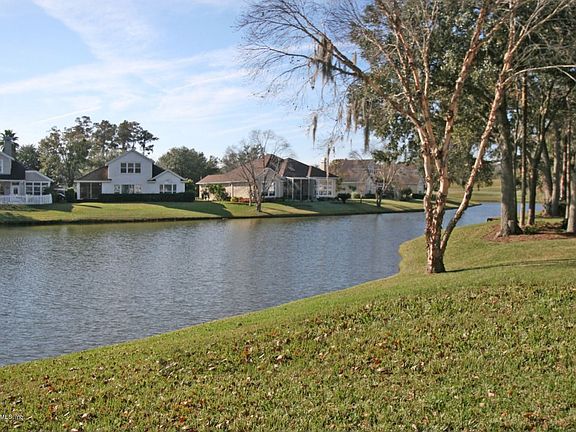 5th image of 113 Waters Edge Dr N