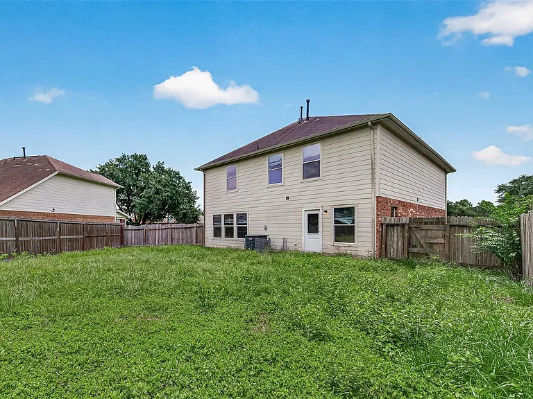 19451 Nasworthy Dr — Photo 45