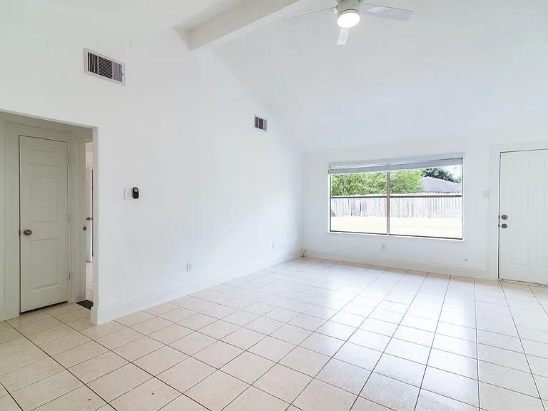 8602 Rockmont Ct — Photo 3