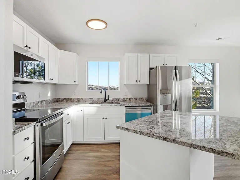1716 W Fox Bay Dr #H204 — Photo 8