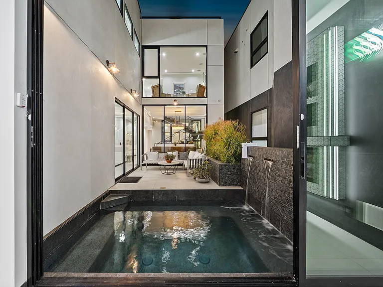 838 California Ave — Photo 2