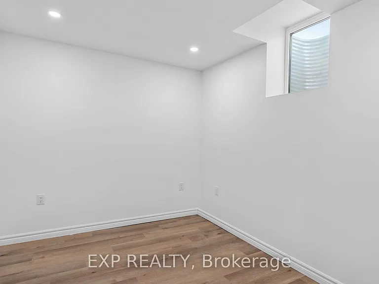 91 Clockwork Dr #BASEMENT — Photo 11