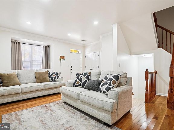 3rd image of 16879 Sea Lawn Pl