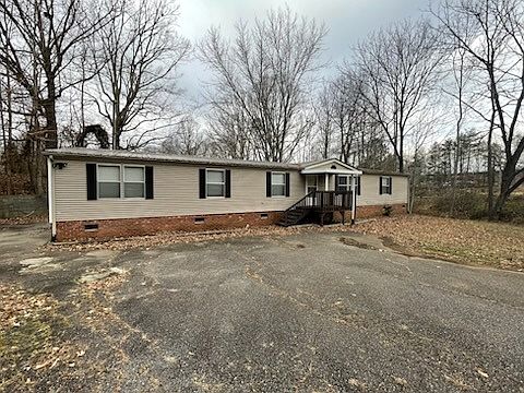 1st image of 810 Kathy Dr NE