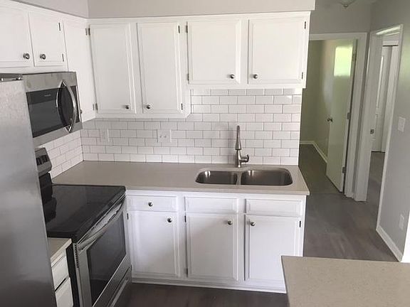 5th image of 2810 21st Ave
