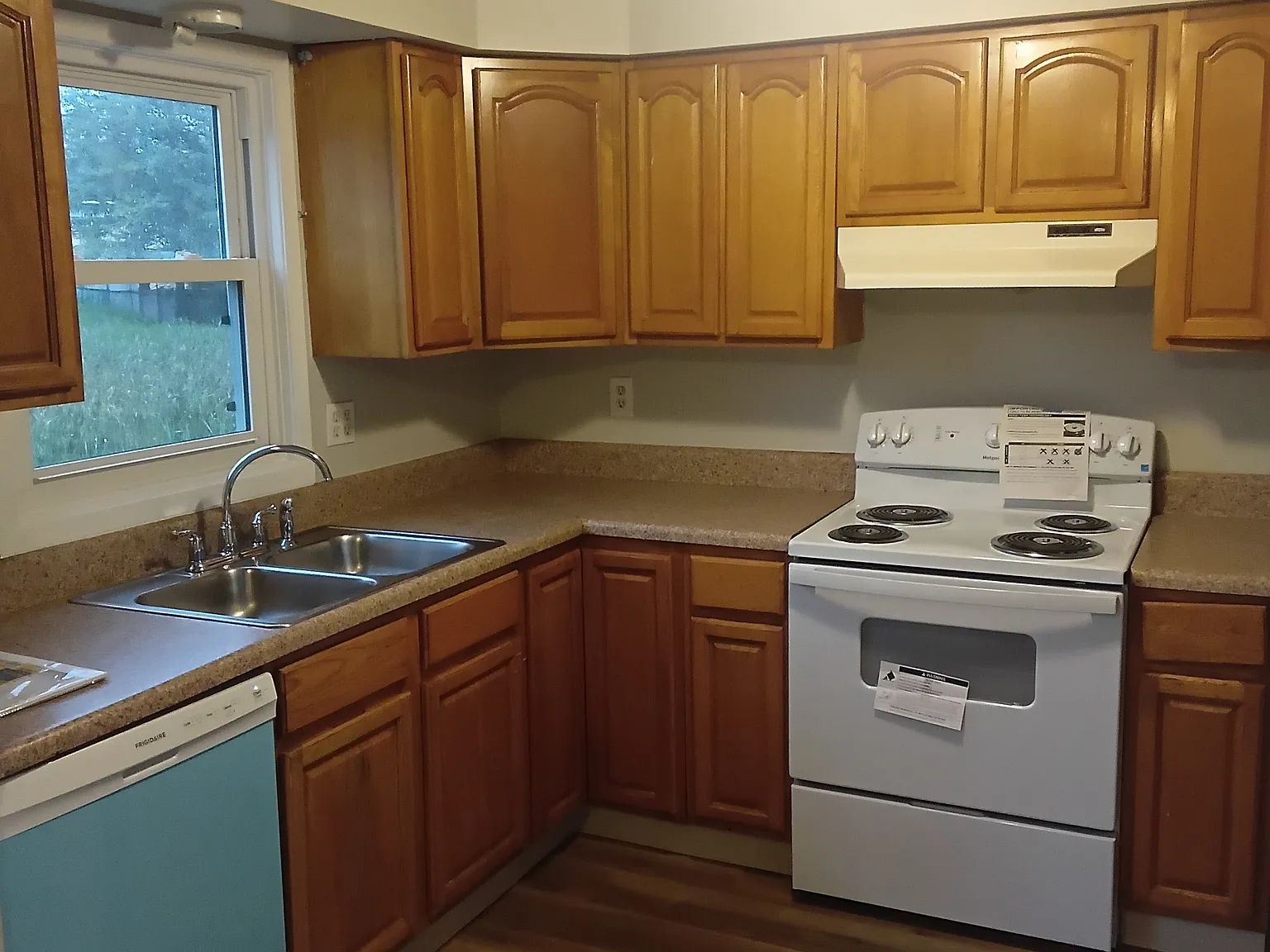 3 bed, $1,850 — Photo 2