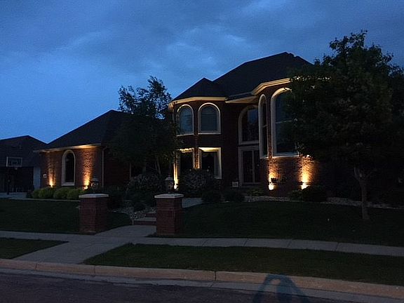 4th image of 803 Hillcrest Grand Ave