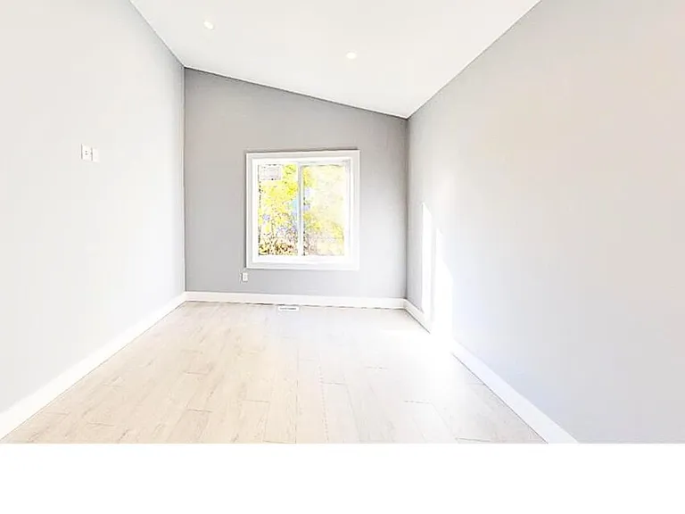77 Godfrey Dr — Photo 11