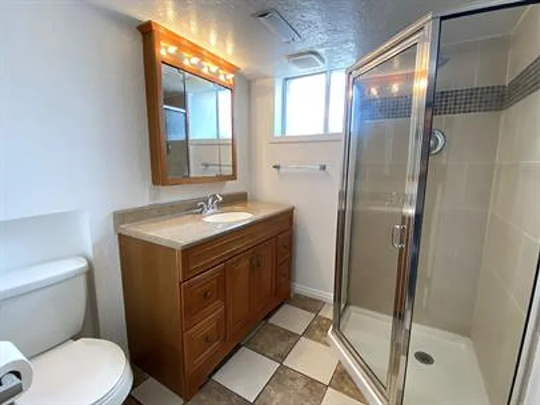 236 E 400 S — Photo 21