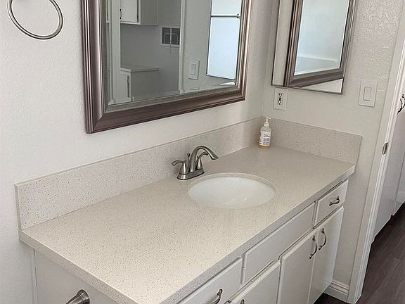 3rd image of 4856 W 117th St #1