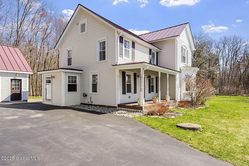 2nd image of 200 Lindsay Road