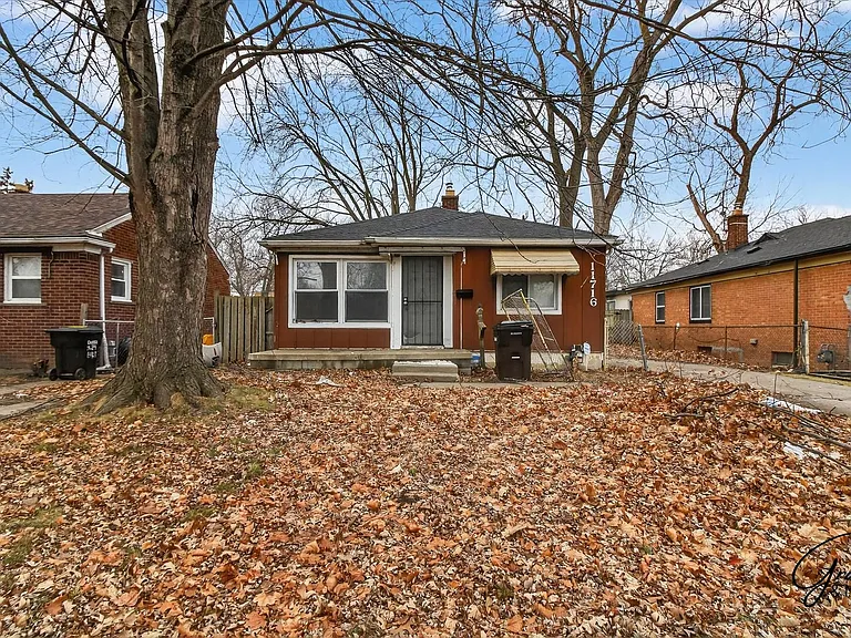 11716 Burt Rd — Photo 1