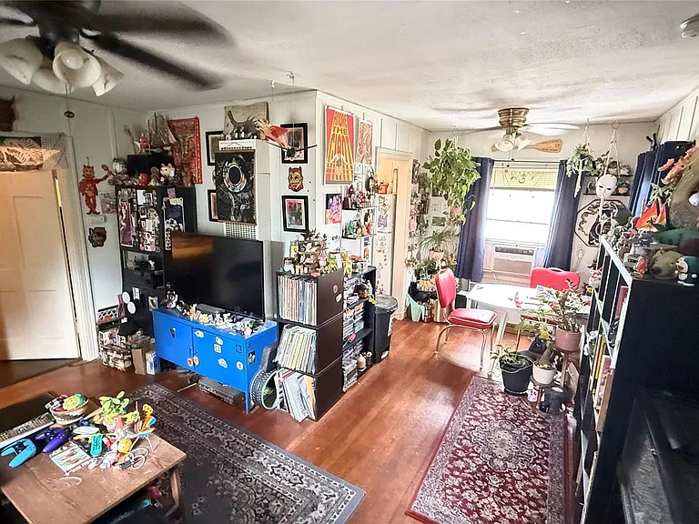 3203 Guadalupe St — Photo 2