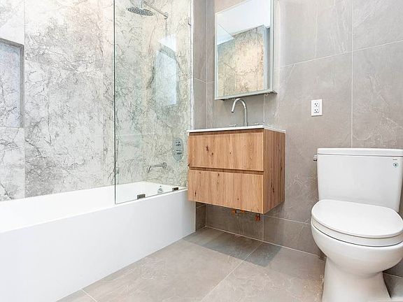 4th image of 127 Concord St #5C