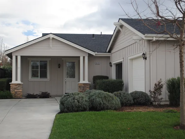 9439 Oak Trail Cir, Santa Rosa, CA 95409