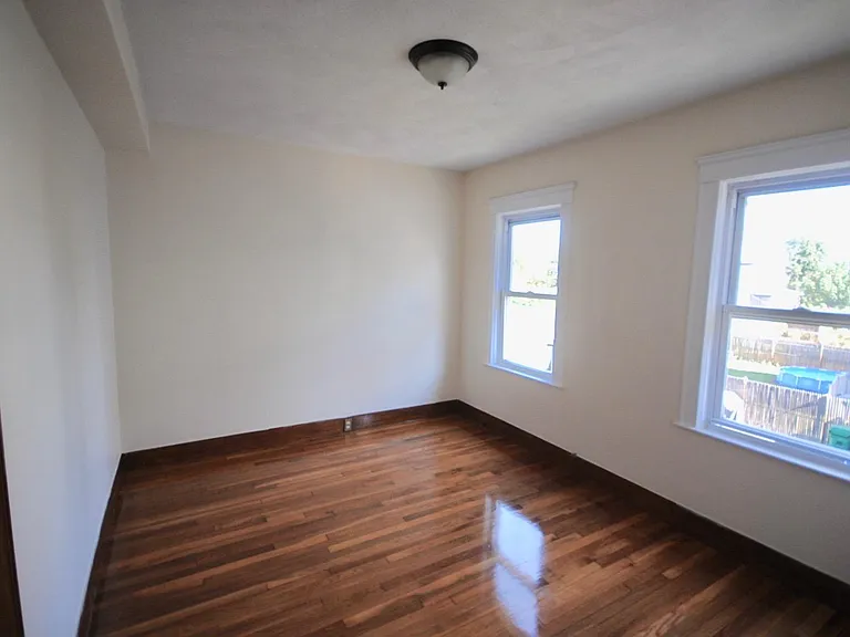 25 Taylor St — Photo 7