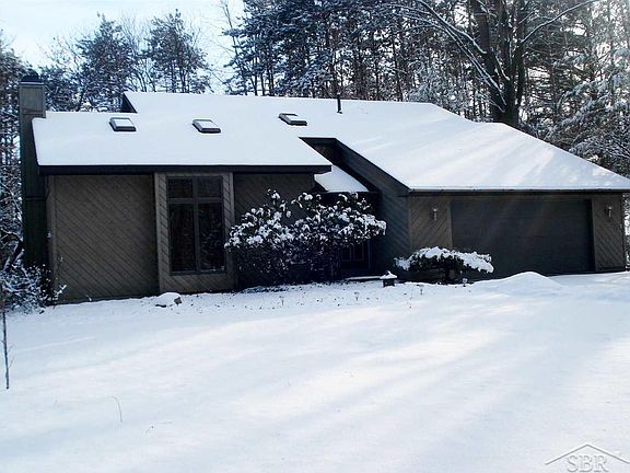 2nd image of 8351 Glencairn St E