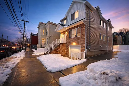 136 Beach St #2 Photo 1