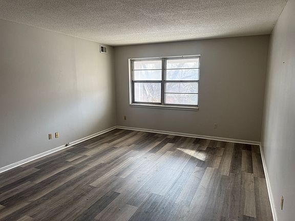 3rd image of 425 N 25th St #E9639892e