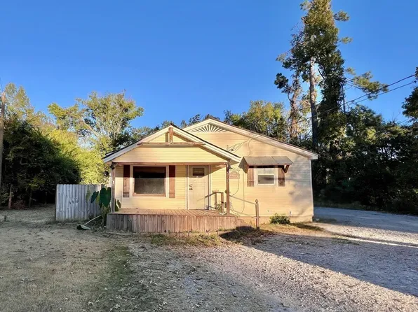 730 Cravens Dr, Savannah, TN 38372