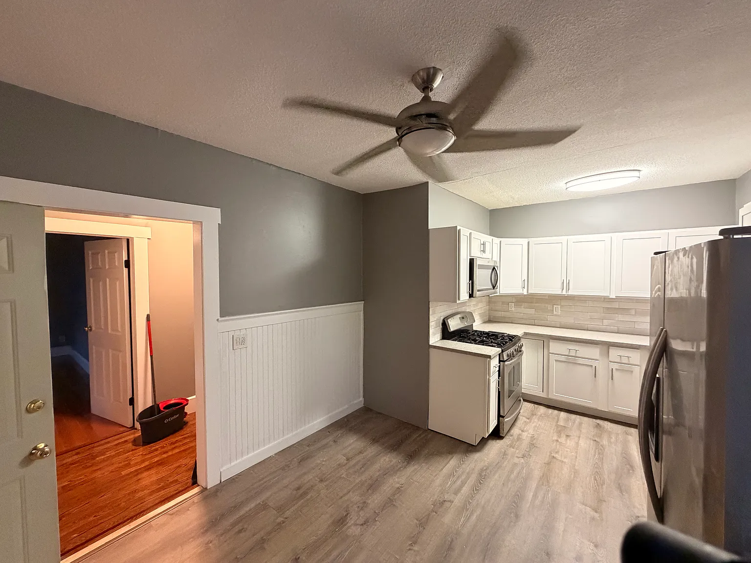 3 bed, 1200 sqft, $2,800 — Photo 2