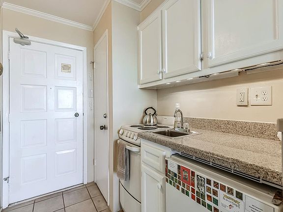 5th image of 415 E Beach Dr #315