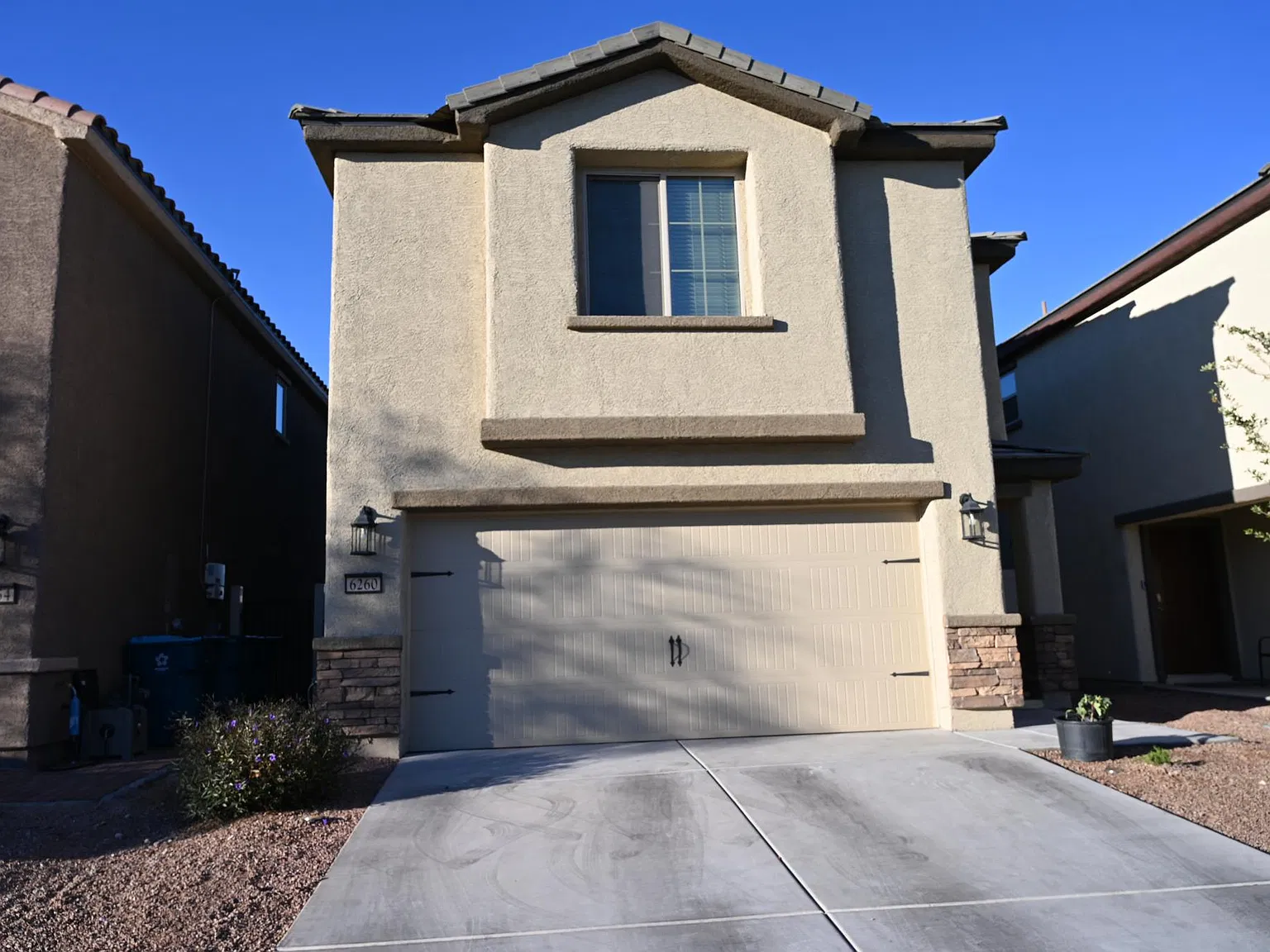 3 bed, 2.5 bath, 1415 sqft, $2,000 — Photo 2