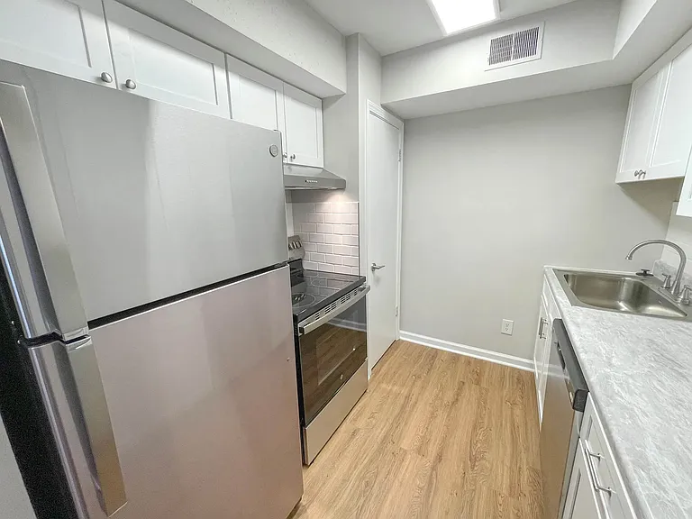 Signature at Southfield Apartments — Photo 8