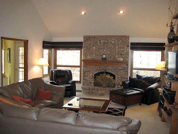 2nd image of 317 Normandy Ct SW