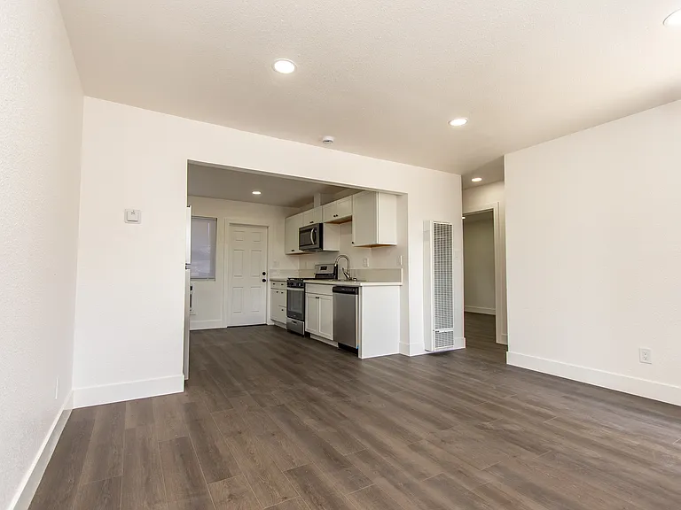 720 Brighton Ave #1 — Photo 5