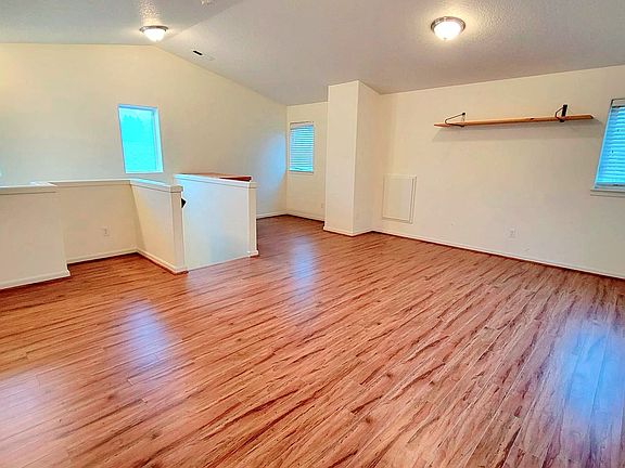 Bonus Media/Bed Room