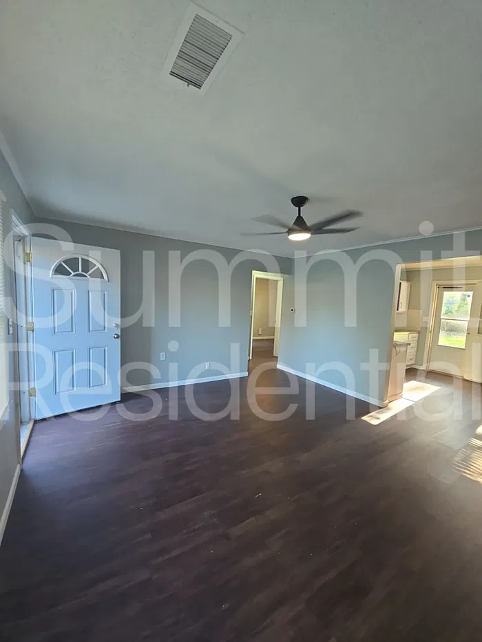 2 bed, 1.0 bath, 780 sqft, $1,725 — Photo 3