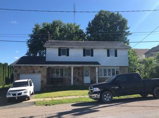 99 Franklin Ave, Jermyn, PA 18433