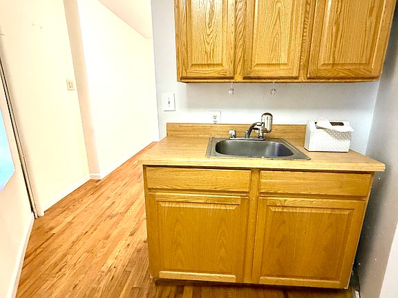 3rd image of 321 E 88th St APT 17