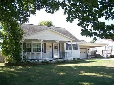 120 Tomahawk Dr SE photo 1