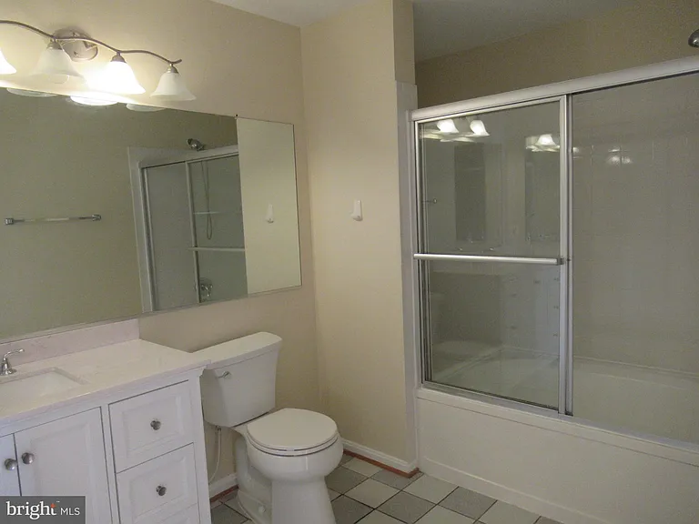 244 S Reynolds St #111 — Photo 17