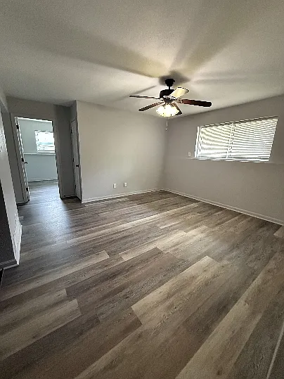 415 Grover St - 1 — Photo 3