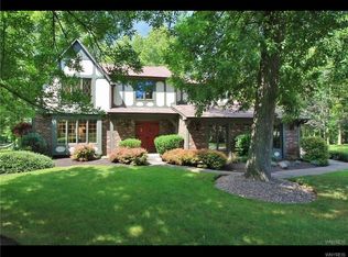 168 Bramblewood Ln, East Amherst, NY 14051