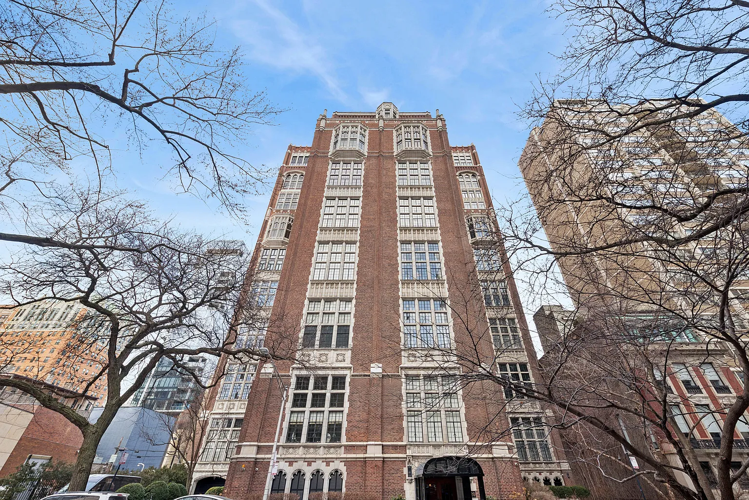 20 E Cedar St APT 8A photo 1