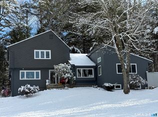 324 Old Farms Rd, Simsbury, CT 06070