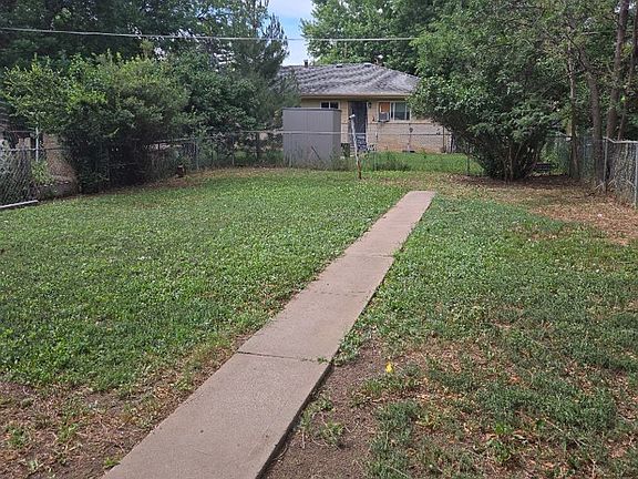 3rd image of 2431 Crabtree Dr #0