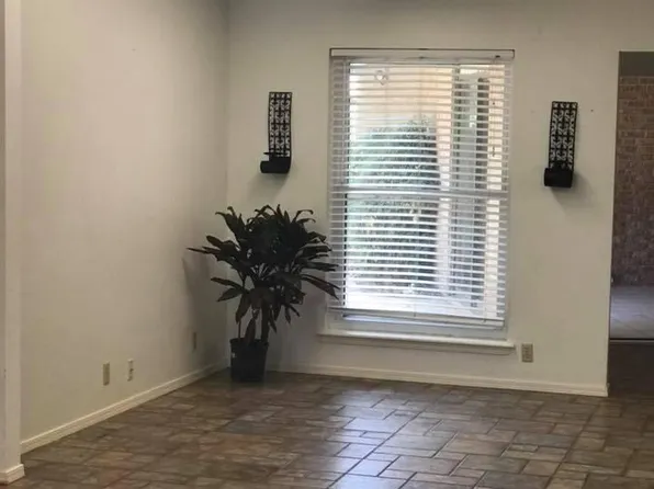 5315 Montreal Dr, Wichita Falls, TX 76310