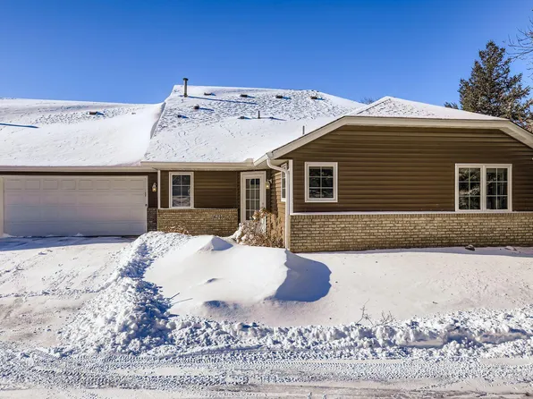 6249 Creekview Ln N, Brooklyn Park, MN 55443
