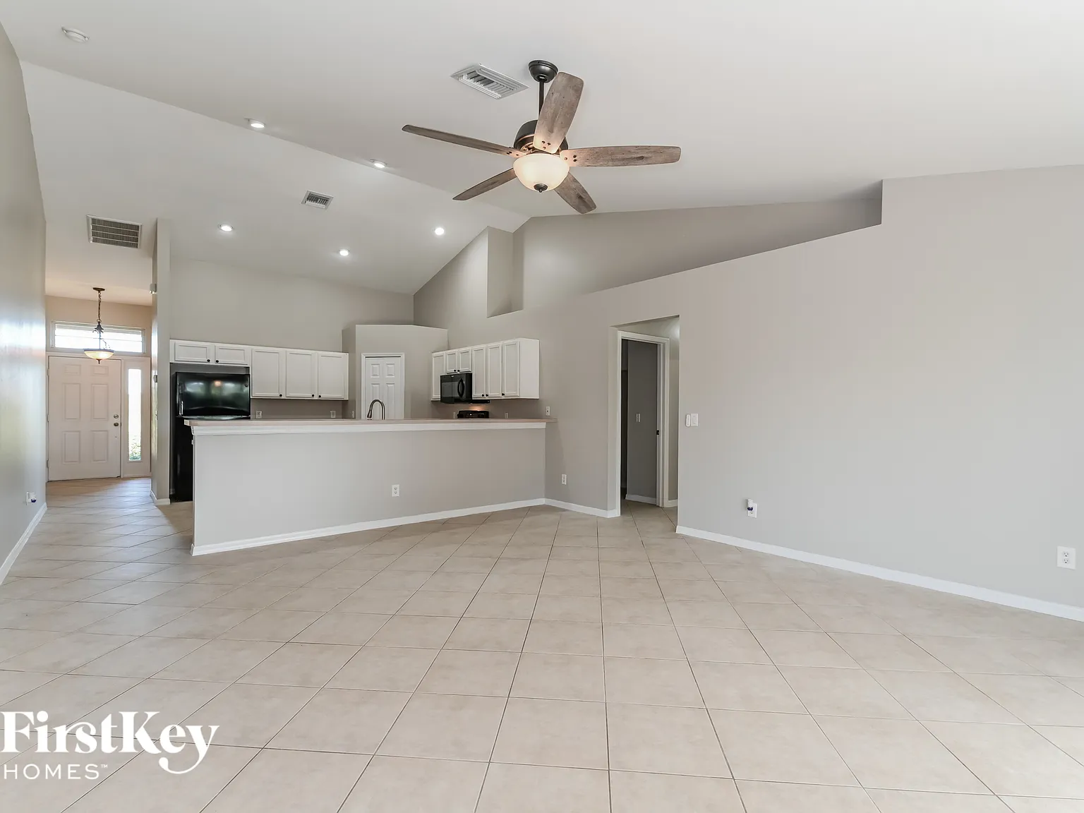 3 bed, 2.0 bath, 1783 sqft, $2,115 — Photo 3