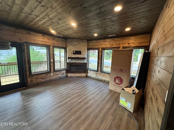 4th image of 502 Warbonnet Way