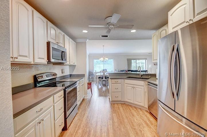 1st image of 90 Las Brisas