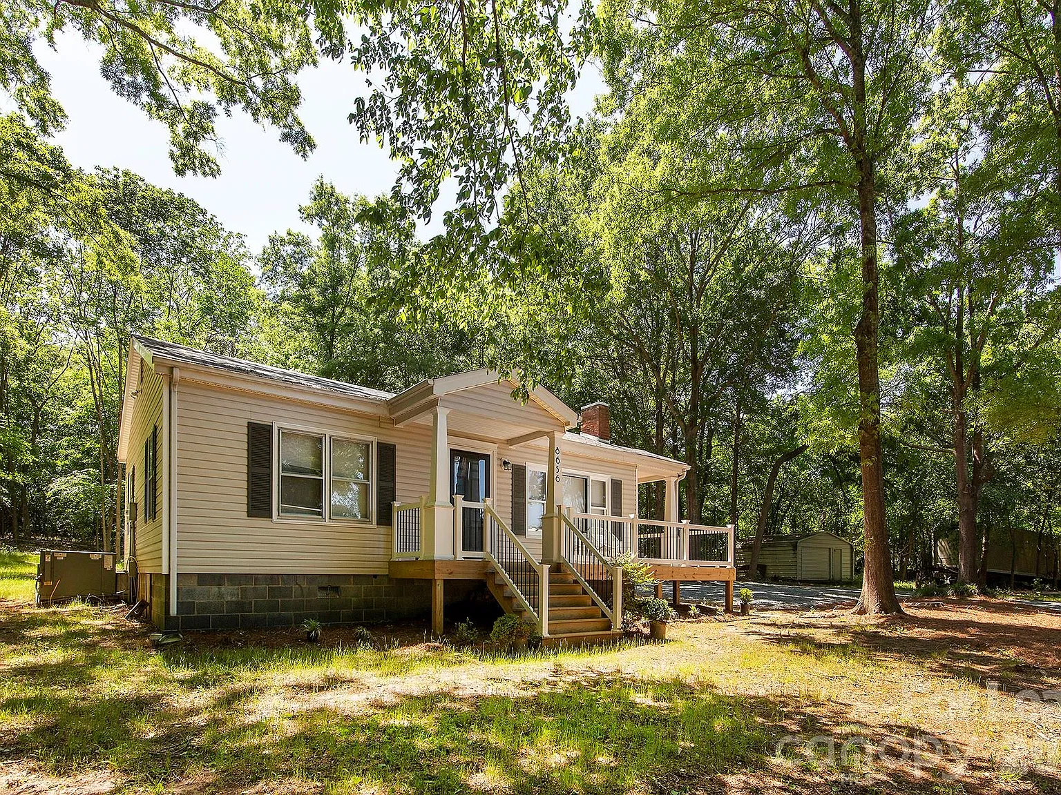 2 bed, 1.0 bath, $2,200 — Photo 3